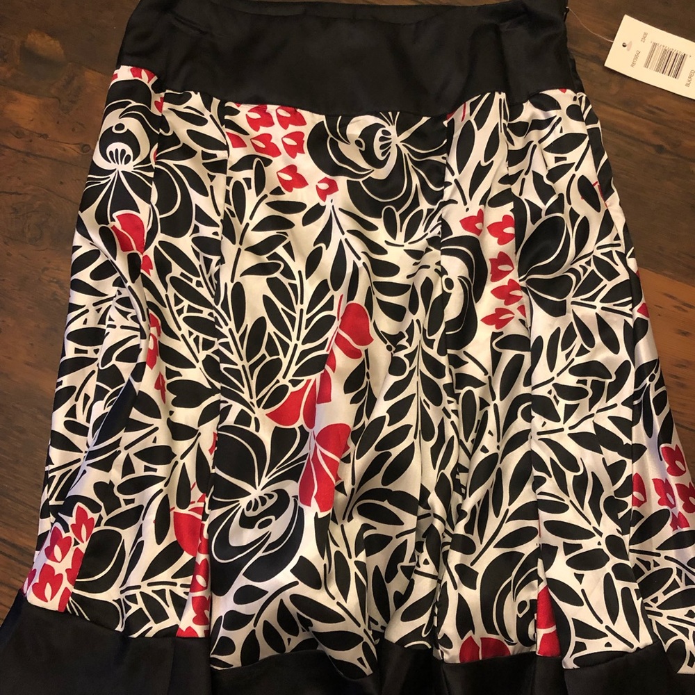 Allison Taylor Flowy Black, Red and White skirt